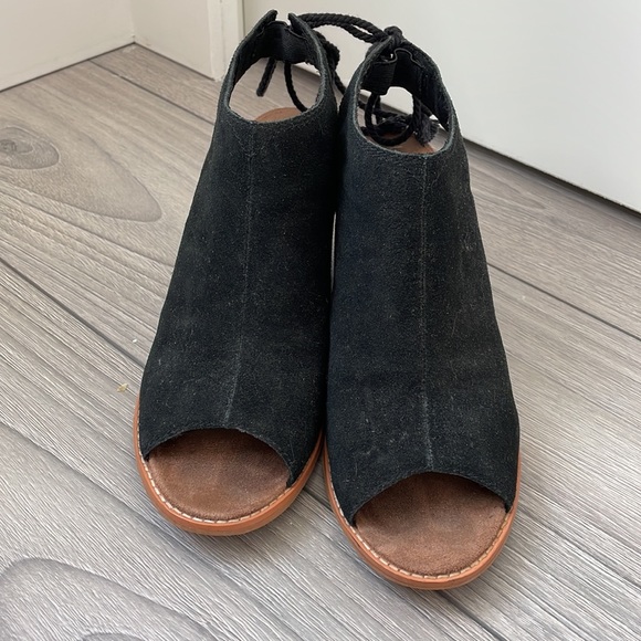 Open Toed Heels - Picture 4 of 4